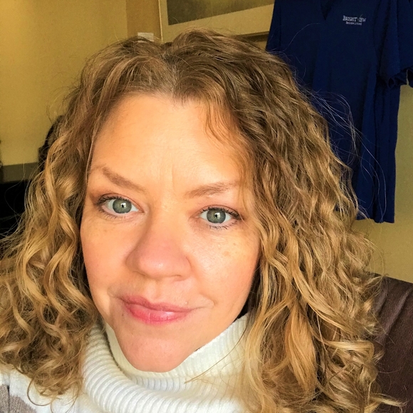 Meet your Posher, Tricia - Picture 1 of 1